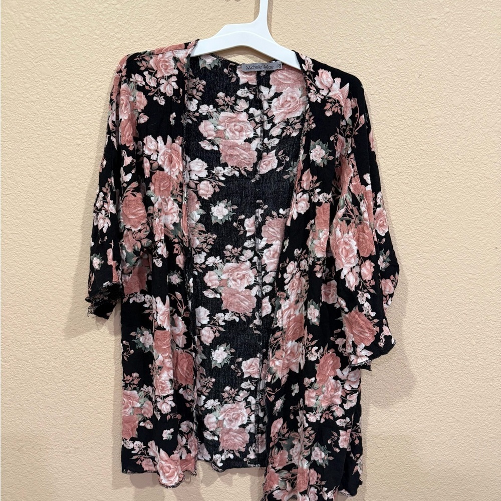 Michelle Mae Pink and Black Floral Kimono